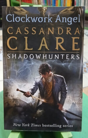 611104-MLA112504379980_062026 Shadowhunters: Clockwork Angel - Cassandra Clare
