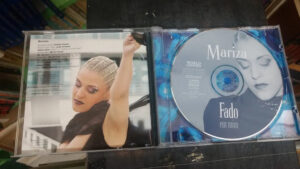616366-MLA75341985364_032024 Mariza - Fado Em Mim (cd) Estándar