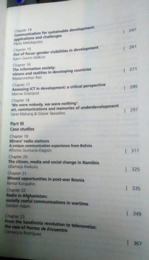 689593-MLA31497883067_072019 Media And Glocal Change Oscar Hemer, Thomas Tufte. En Inglés