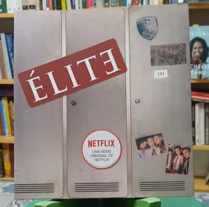 Élite. Fanbook Serie Netflix Original - Elena Neira