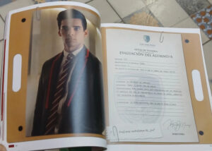 Élite. Fanbook Serie Netflix Original - Elena Neira