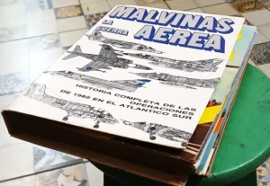 909354-MLA116953748222_092026 Malvinas: La Guerra Aérea - 27 Fascículos
